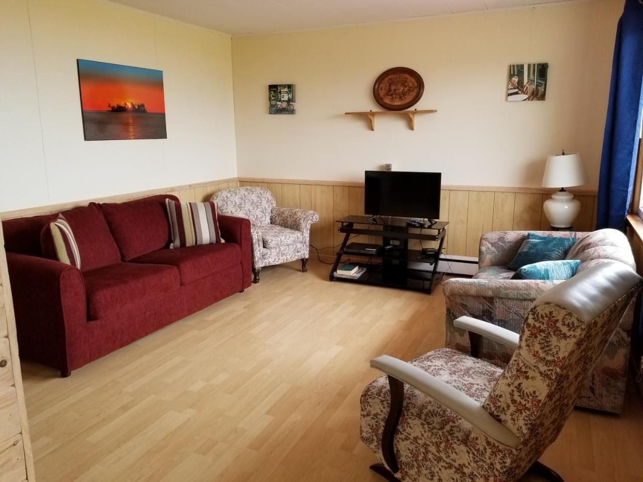 Blue Spruces Cottages Hampton エクステリア 写真