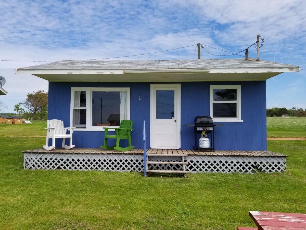 Blue Spruces Cottages Hampton エクステリア 写真