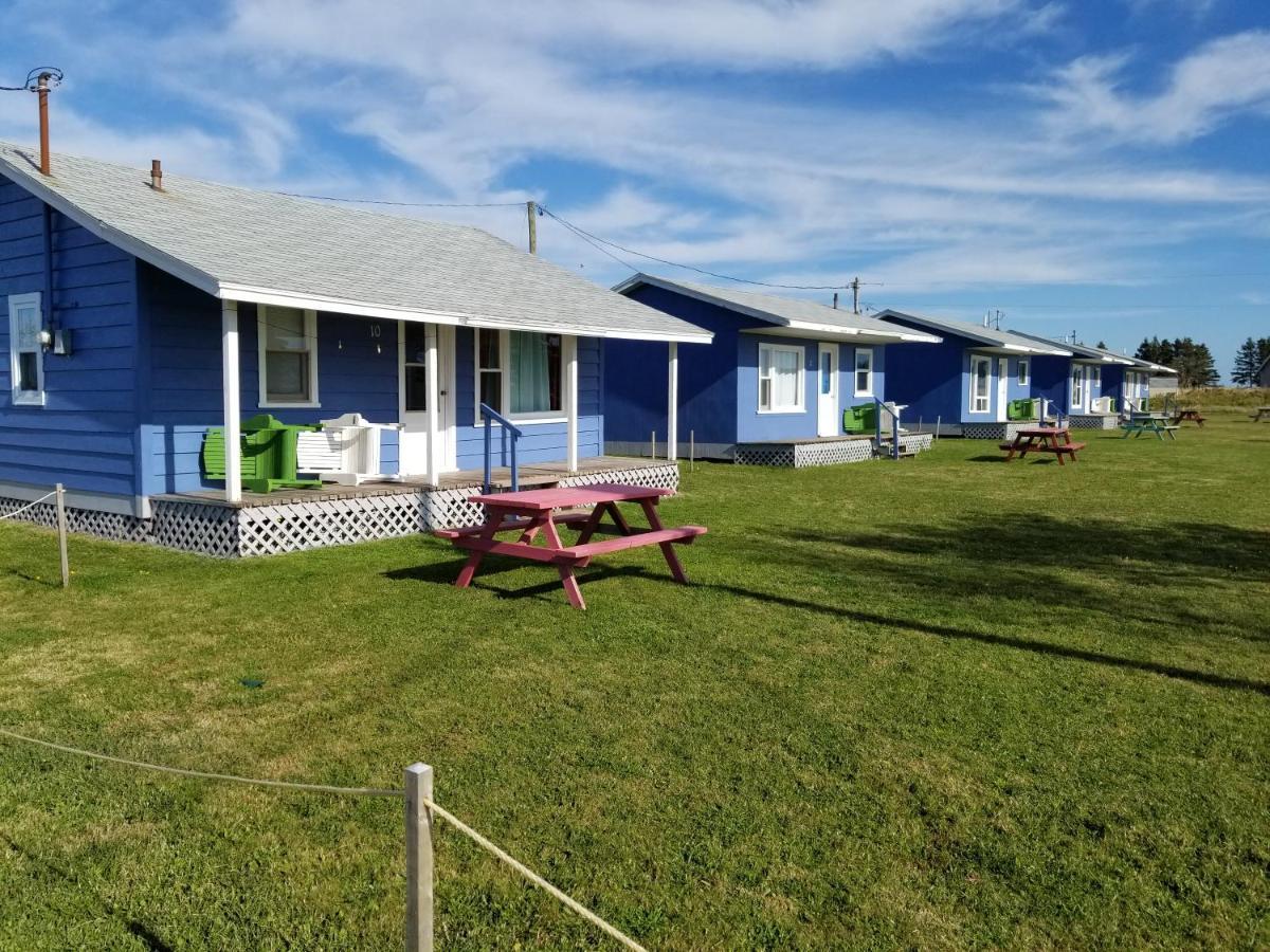 Blue Spruces Cottages Hampton エクステリア 写真